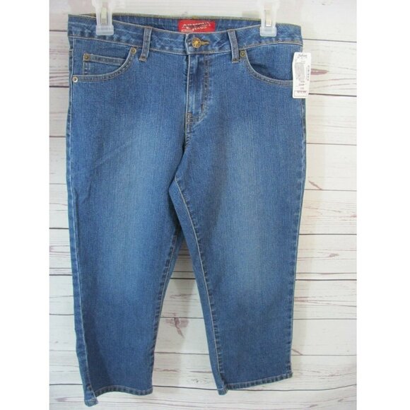 Arizona Jeans Capris Junior's Size 14 (30 x 19) Medium Wash Medium Rise New - Picture 1 of 10